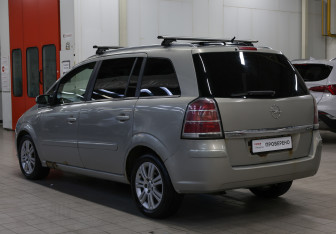 Подержанный автомобиль Opel Zafira Compactvan 2007 года (4 фото)
