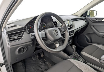 Подержанный автомобиль Skoda Rapid Liftback 2021 года (16 фото)