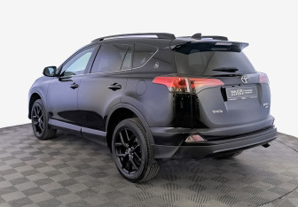 Подержанный автомобиль Toyota RAV4 2019 года (7 фото)
