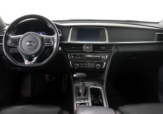 Подержанный автомобиль Kia Optima Sedan 2017 года (8 фото)