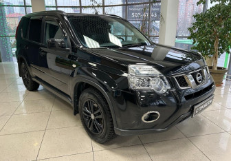 Подержанный автомобиль Nissan X-Trail 2012 года (3 фото)
