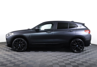 Подержанный автомобиль BMW X2 2018 года (8 фото)
