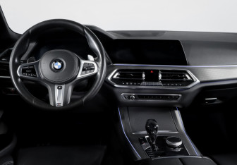 Подержанный автомобиль BMW X5 2019 года (12 фото)