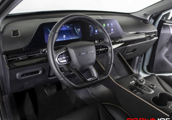 Подержанный автомобиль Omoda C5 2024 года (27 фото)