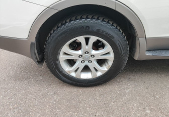 Подержанный автомобиль Hyundai ix55 2010 года (13 фото)