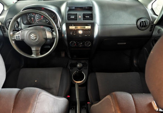 Подержанный автомобиль Suzuki SX4 Sedan 2008 года (9 фото)