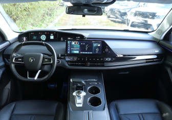 Подержанный автомобиль Changan UNI-K 2023 года (12 фото)