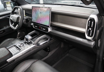 Подержанный автомобиль Jetour T2 2024 года (10 фото)