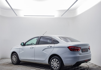 Подержанный автомобиль LADA (ВАЗ) Vesta Sedan 2021 года (7 фото)