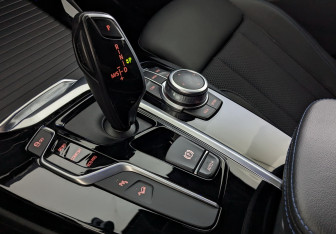 Подержанный автомобиль BMW X3 2021 года (15 фото)