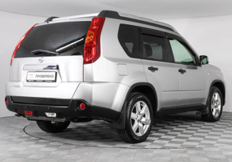 Подержанный автомобиль Nissan X-Trail 2008 года (5 фото)