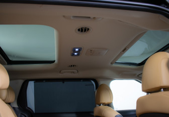 Подержанный автомобиль Kia Carnival 2022 года (20 фото)