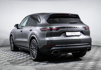 Подержанный автомобиль Porsche Cayenne 2019 года (7 фото)