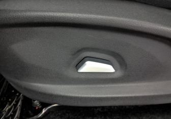 Подержанный автомобиль Москвич 3е 2023 года (28 фото)