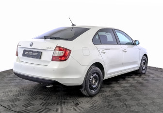 Подержанный автомобиль Skoda Rapid Liftback 2019 года (5 фото)