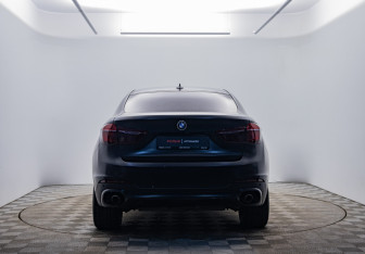 Подержанный автомобиль BMW X6 2016 года (6 фото)