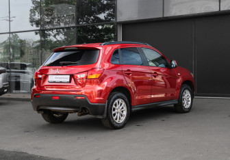Подержанный автомобиль Mitsubishi ASX 2010 года (4 фото)