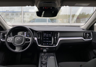 Подержанный автомобиль Volvo V60 Cross Country 2021 года (12 фото)