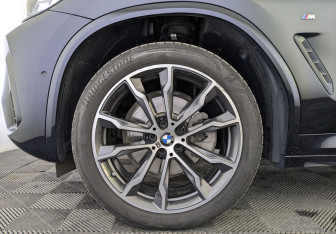 Подержанный автомобиль BMW X3 2024 года (12 фото)