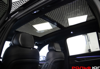 Подержанный автомобиль Geely Monjaro 2025 года (11 фото)