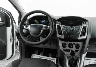 Подержанный автомобиль Ford Focus Wagon 2013 года (9 фото)