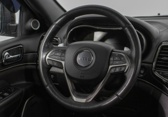 Подержанный автомобиль Jeep Grand Cherokee 2019 года (15 фото)