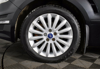 Подержанный автомобиль Ford S-MAX 2014 года (6 фото)