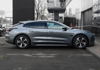 Подержанный автомобиль Zeekr 001 2023 года (4 фото)