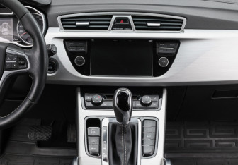 Подержанный автомобиль Geely Atlas 2017 года (14 фото)