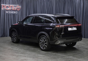 Подержанный автомобиль Jaecoo J7 2023 года (7 фото)