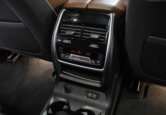 Подержанный автомобиль BMW X7 2019 года (25 фото)