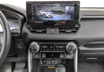 Подержанный автомобиль Toyota RAV4 2024 года (17 фото)