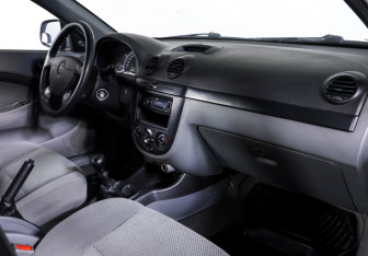 Подержанный автомобиль Chevrolet Lacetti Sedan 2010 года (9 фото)