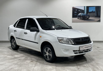 Подержанный автомобиль LADA (ВАЗ) Granta Sedan 2013 года (3 фото)