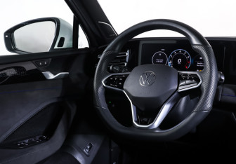 Подержанный автомобиль Volkswagen Tiguan 2024 года (12 фото)