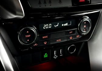 Подержанный автомобиль Mitsubishi Eclipse Cross 2022 года (26 фото)