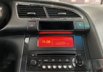 Подержанный автомобиль Peugeot 3008 2010 года (16 фото)