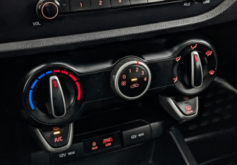 Подержанный автомобиль Kia Rio Hatchback 2019 года (20 фото)