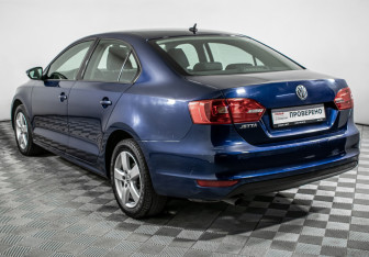 Подержанный автомобиль Volkswagen Jetta Sedan 2012 года (7 фото)
