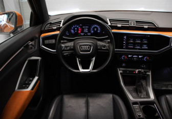 Подержанный автомобиль Audi Q3 2019 года (9 фото)
