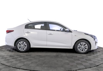 Подержанный автомобиль Kia Rio Sedan 2021 года (4 фото)