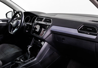 Подержанный автомобиль Volkswagen Tiguan 2021 года (9 фото)