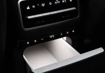 Подержанный автомобиль LiXiang L9 2024 года (16 фото)