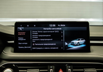 Подержанный автомобиль Genesis G70 2021 года (23 фото)