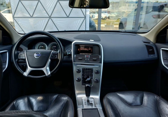 Подержанный автомобиль Volvo XC60 2011 года (12 фото)