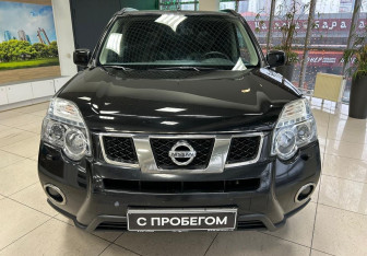 Подержанный автомобиль Nissan X-Trail 2012 года (2 фото)