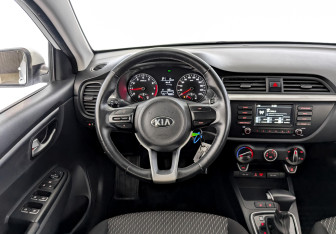 Подержанный автомобиль Kia Rio Sedan 2020 года (21 фото)