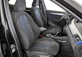 Подержанный автомобиль BMW X1 2019 года (24 фото)