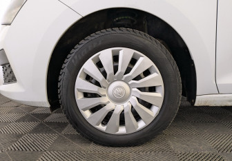 Подержанный автомобиль Skoda Rapid Liftback 2021 года (18 фото)