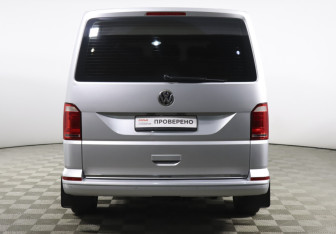 Подержанный автомобиль Volkswagen Caravelle 2015 года (6 фото)